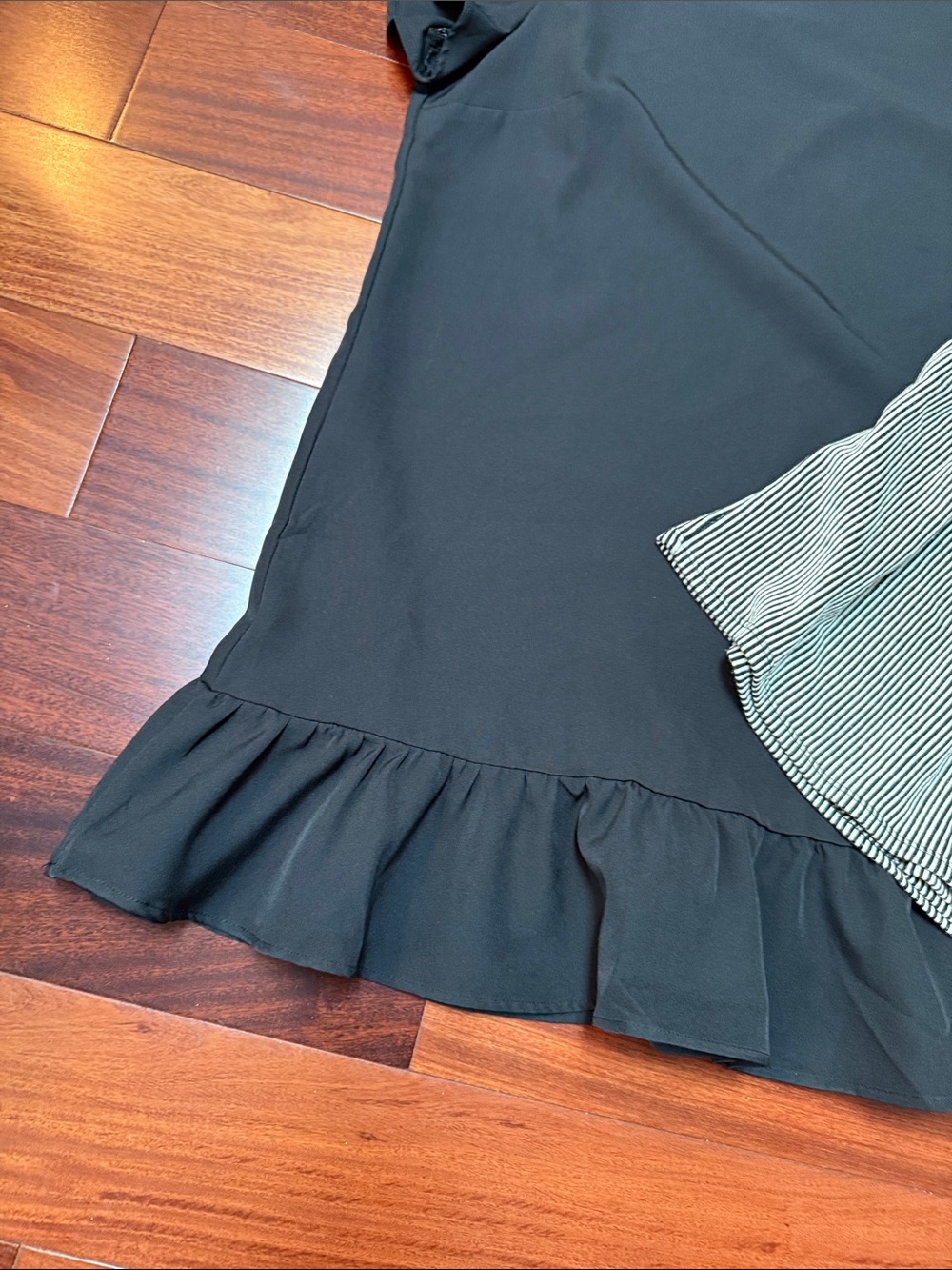 Cute Black Ruffle-Hem Dress AND Striped Tiered Dress XL - Picture 4 of 7